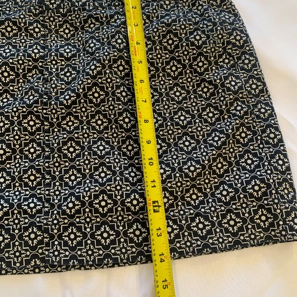 Old Navy Black and White Print Mini Skirt Size 10 - Picture 7 of 8